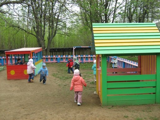 Новогоднее оформление участка в детском саду Новогоднее оформление участка в детском саду