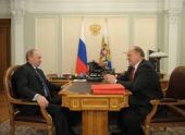 Геннадий Зюганов получил подарок от Путина Геннадий Зюганов получил подарок от Путина